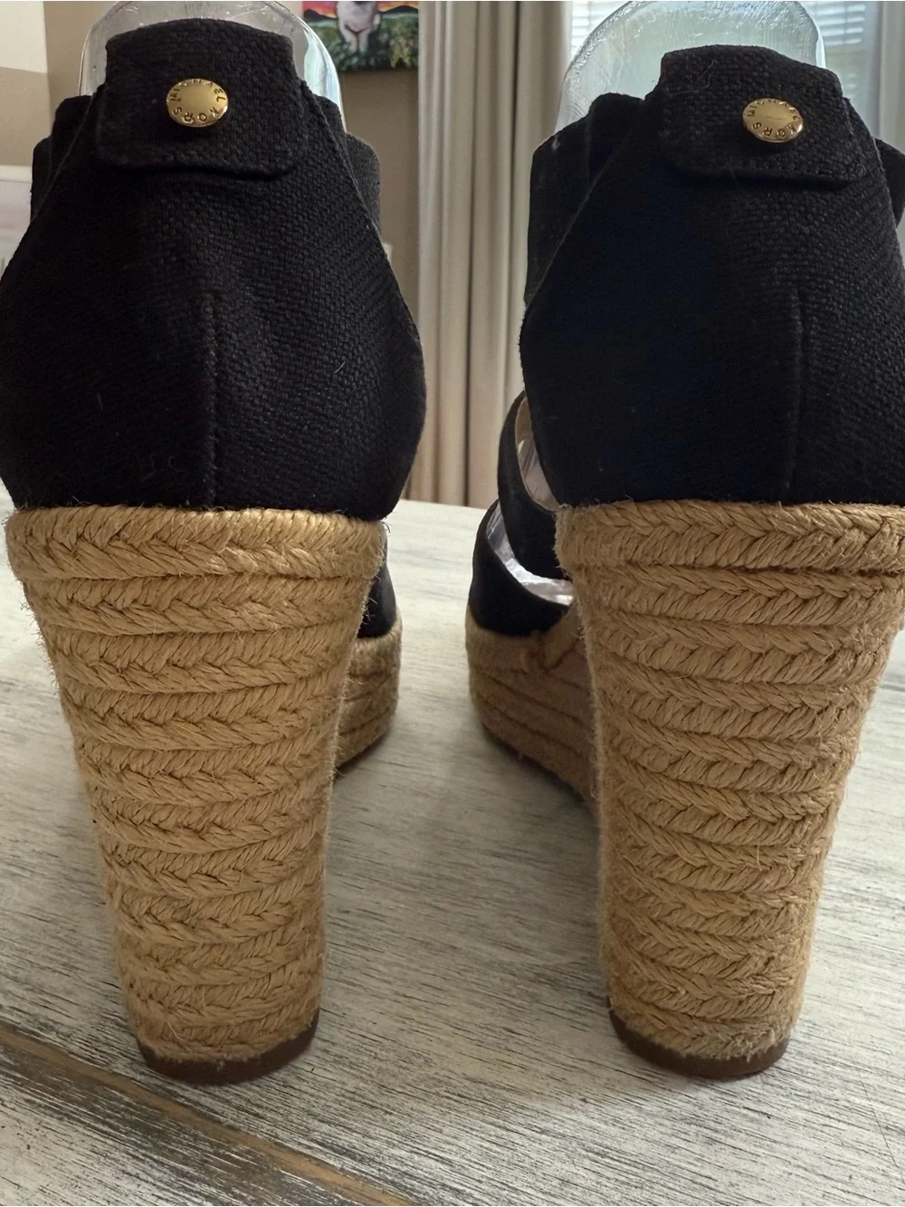 MICHAEL Michael Kors Black Platform Wedge Sandals Gold Zipper Detail size 9M